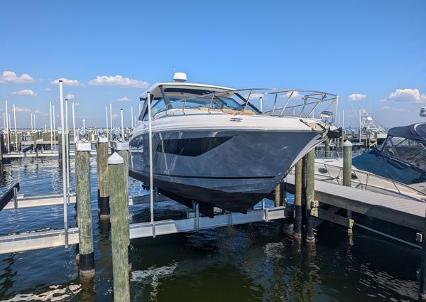 Sea Ray Sundancer 320 image