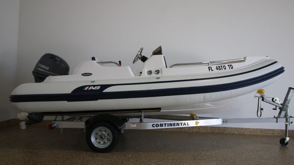 AB Nautilus 15DLX