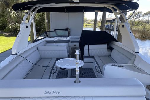 Sea Ray SDX 270 Outboard image