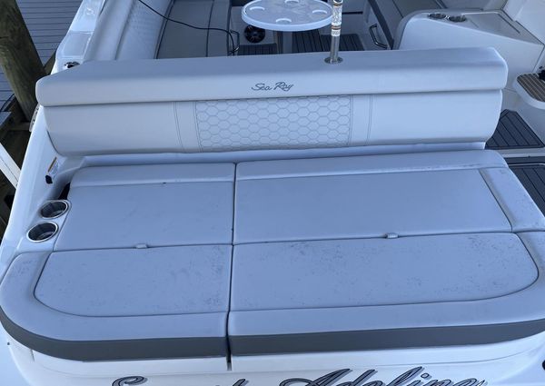 Sea Ray SDX 270 Outboard image