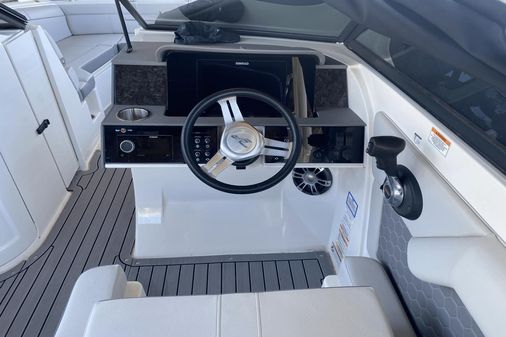 Sea Ray SDX 270 Outboard image