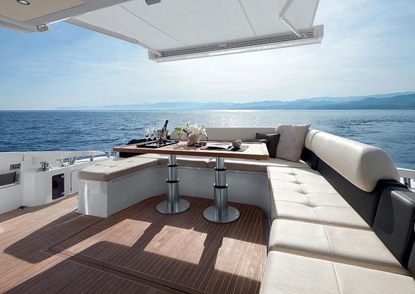 Azimut 55S image