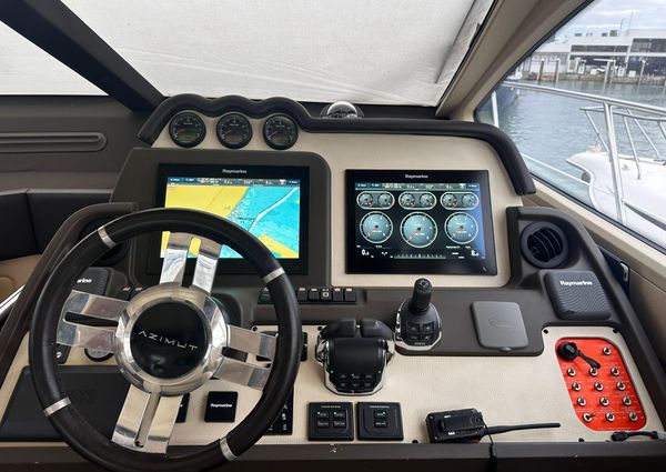 Azimut 55S image