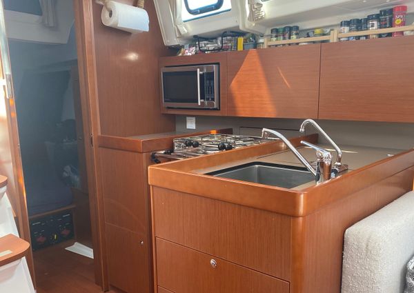 Beneteau Oceanis 38.1 image