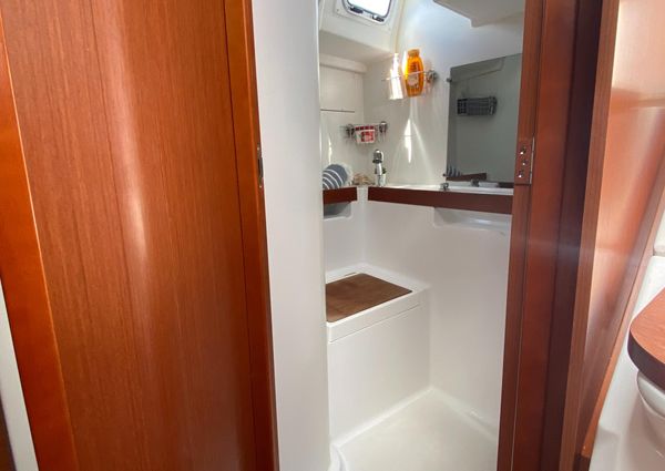 Beneteau Oceanis 38.1 image