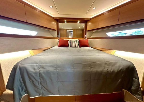 Riviera 50 Enclosed Flybridge image