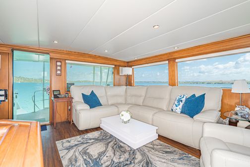 Hatteras 70 Sport Deck Motor Yacht image