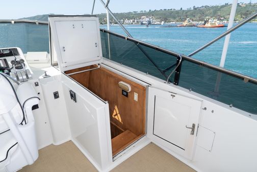 Hatteras 70 Sport Deck Motor Yacht image