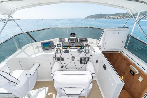 Hatteras 70 Sport Deck Motor Yacht image