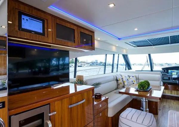 Riviera 5400 Sport Yacht image