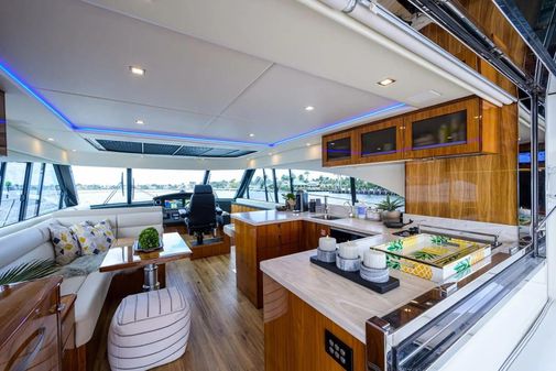 Riviera 5400 Sport Yacht image