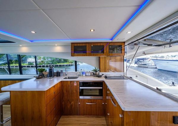 Riviera 5400 Sport Yacht image