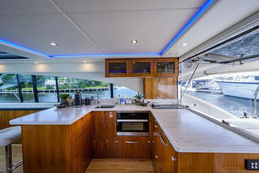 Riviera 5400 Sport Yacht image