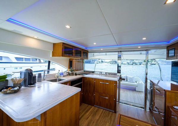 Riviera 5400 Sport Yacht image