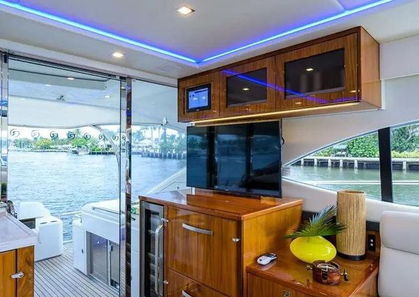 Riviera 5400 Sport Yacht image