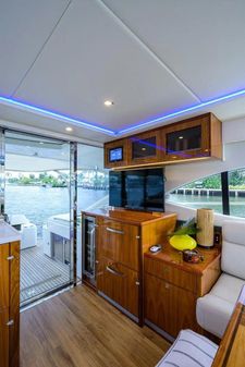 Riviera 5400 Sport Yacht image