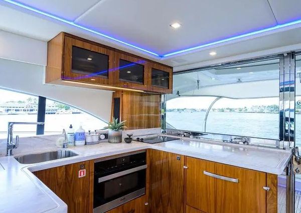 Riviera 5400 Sport Yacht image