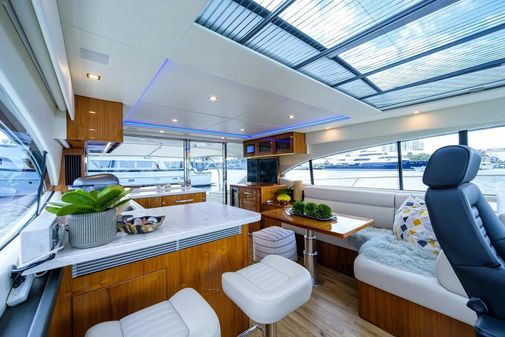 Riviera 5400 Sport Yacht image