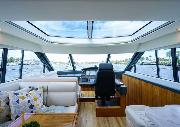 Riviera 5400 Sport Yacht image