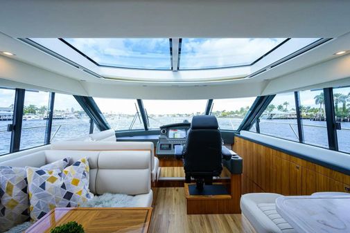 Riviera 5400 Sport Yacht image