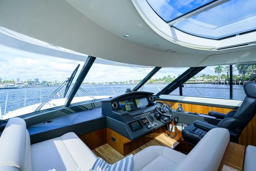 Riviera 5400 Sport Yacht image