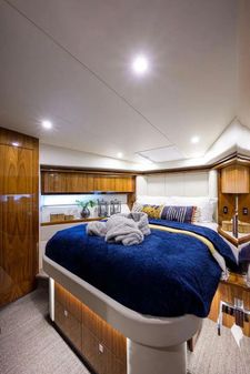 Riviera 5400 Sport Yacht image