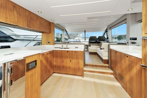 Sunseeker Manhattan 52 image