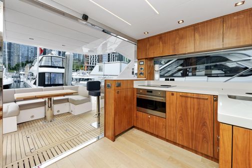 Sunseeker Manhattan 52 image