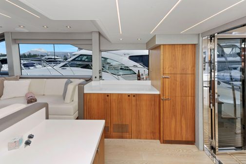 Sunseeker Manhattan 52 image