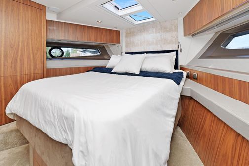 Sunseeker Manhattan 52 image