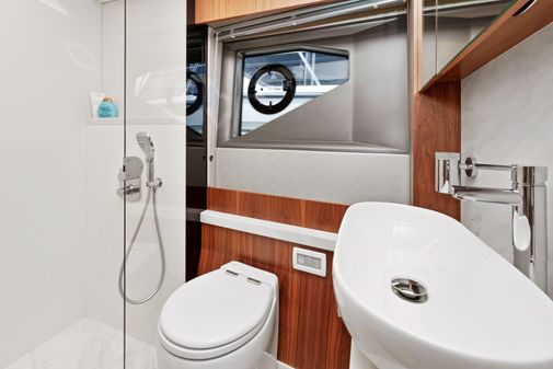 Sunseeker Manhattan 52 image