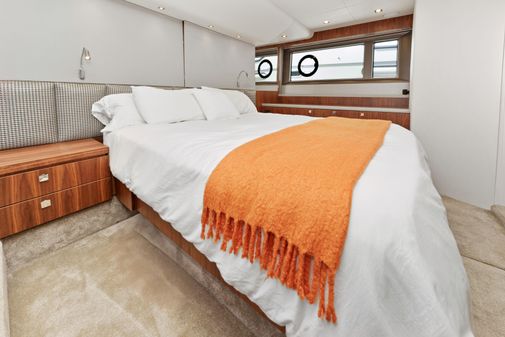 Sunseeker Manhattan 52 image