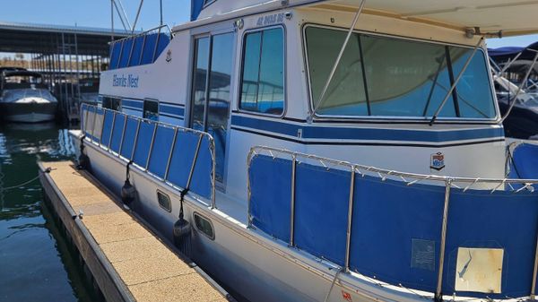 Harbor Master Houseboat 