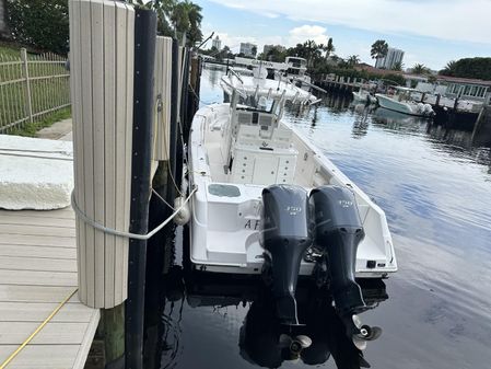 Everglades 325 Center Console image