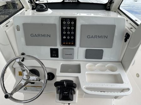 Everglades 325 Center Console image