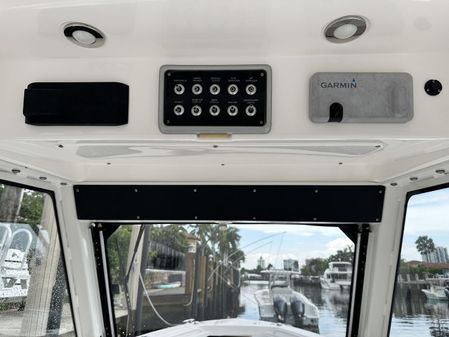 Everglades 325 Center Console image