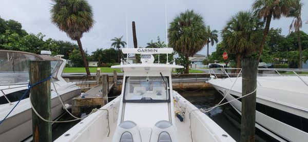 Everglades 325 Center Console image