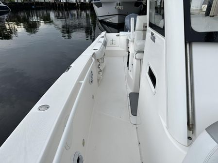 Everglades 325 Center Console image