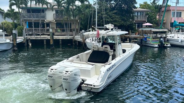 Boston Whaler 330 Outrage 