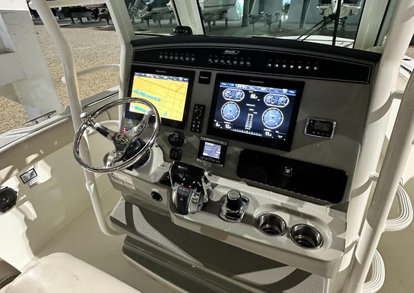 Boston Whaler 330 Outrage image