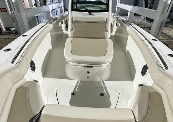 Boston Whaler 330 Outrage image