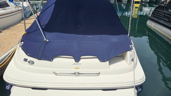 Sea Ray 240 Sundeck 