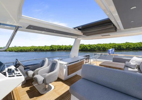 Beneteau Grand Trawler 62 image