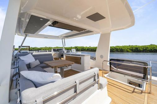 Beneteau Grand Trawler 62 image