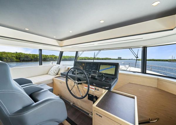 Beneteau Grand Trawler 62 image