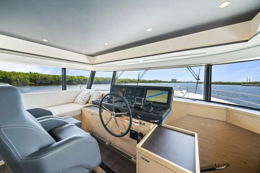 Beneteau Grand Trawler 62 image