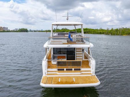 Beneteau Grand Trawler 62 image