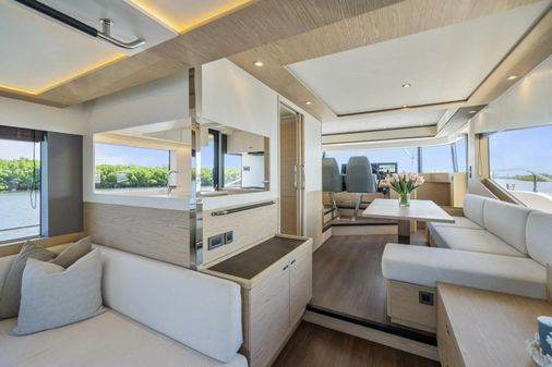 Beneteau Grand Trawler 62 image