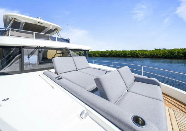 Beneteau Grand Trawler 62 image