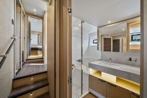 Beneteau Grand Trawler 62 image